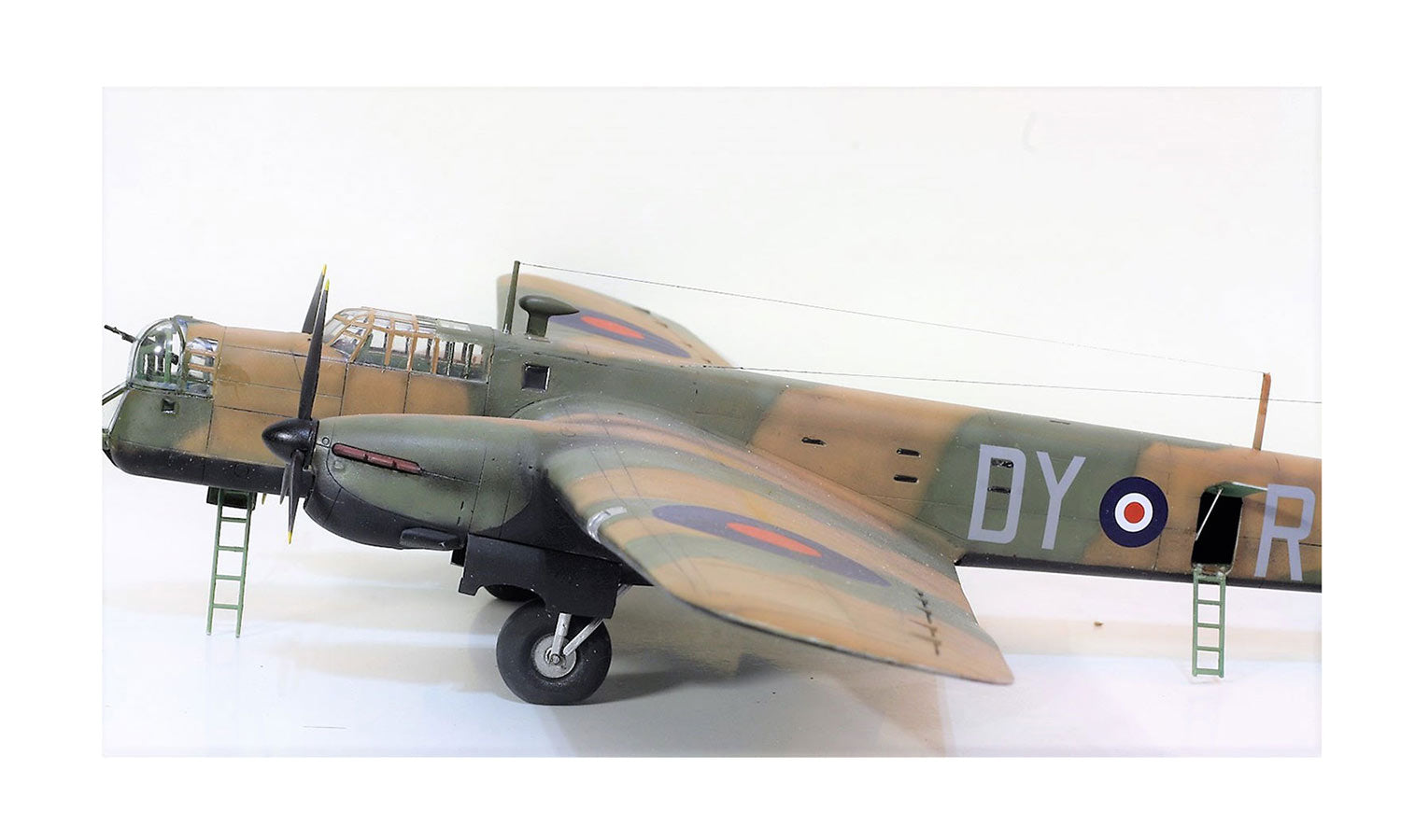 Airfix 1/72 Armstrong Whitworth Whitley Mk.V (A08016)