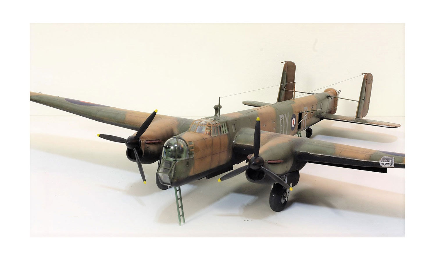 Airfix 1/72 Armstrong Whitworth Whitley Mk.V (A08016)
