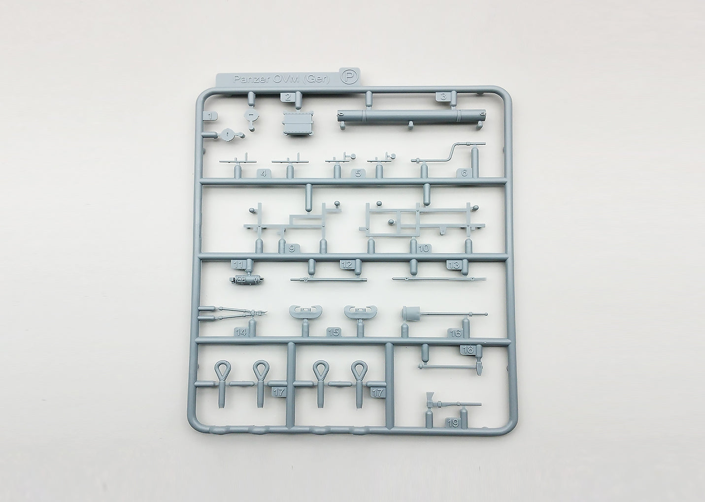 Amusing Hobby 1/35 Pz.Kpfw.38D mit Pz.IV Turn 8cm PAW 600 (35A019)