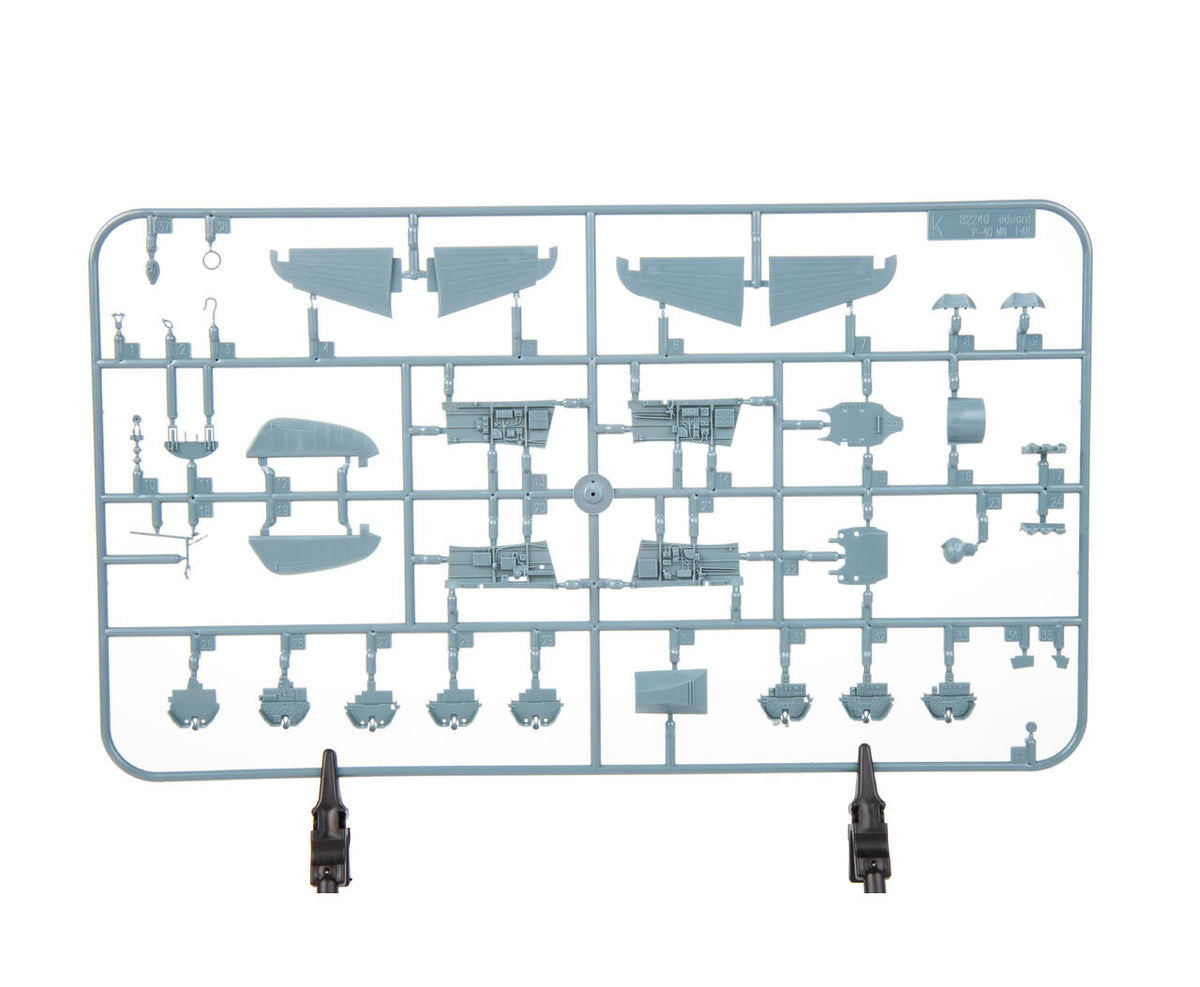Eduard 1/48 P-40N Warhawk Royal Class Dual Combo (R0025)