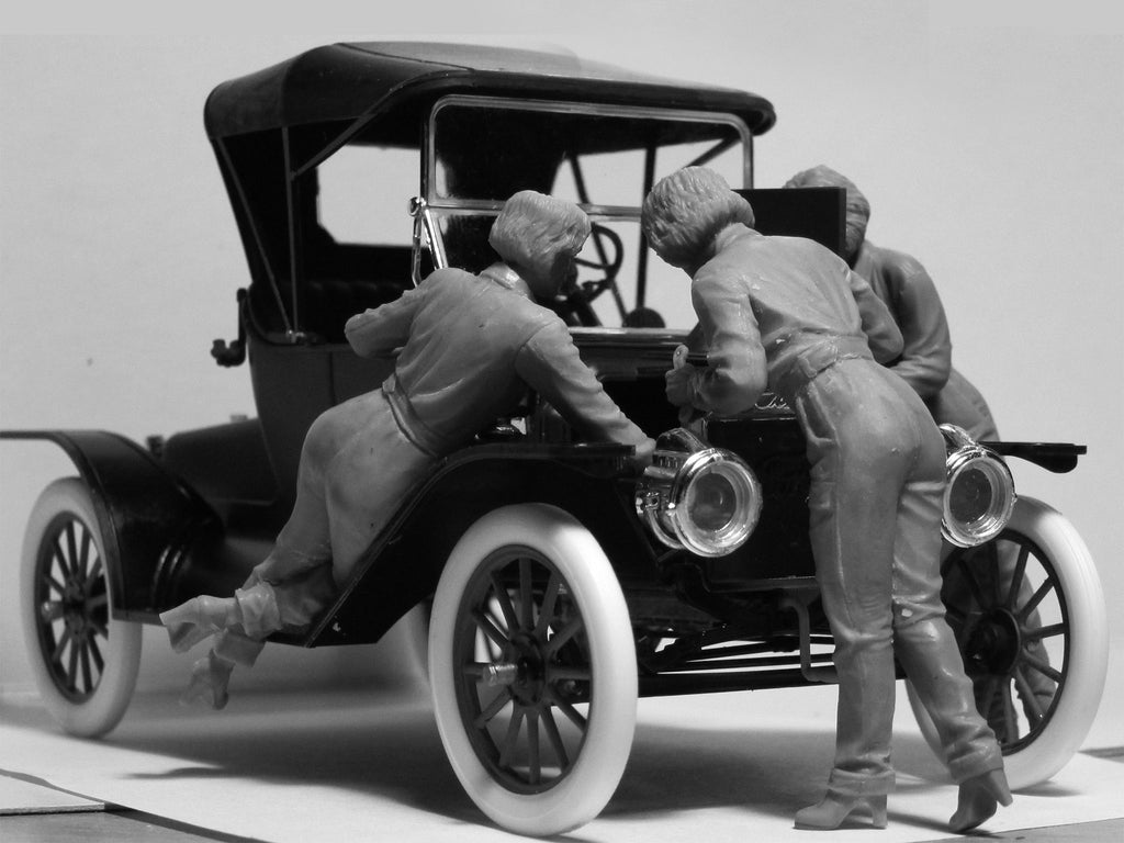 ICM 1/24 American Mechanics (1910s) (24009)