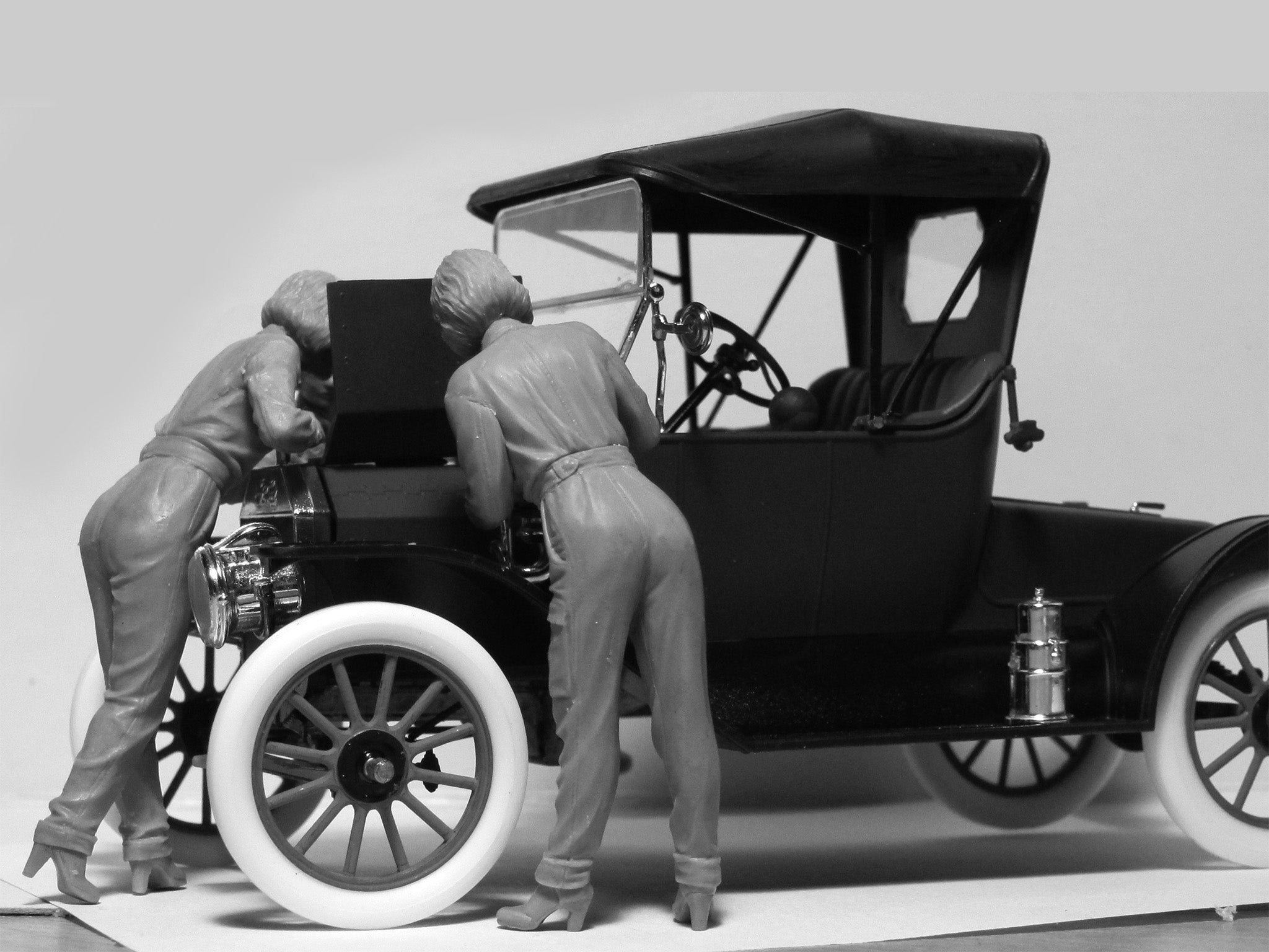 ICM 1/24 American Mechanics (1910s) (24009)