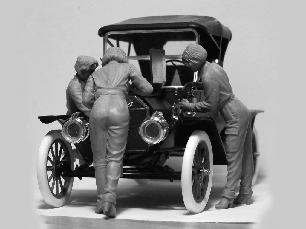 ICM 1/24 American Mechanics (1910s) (24009)