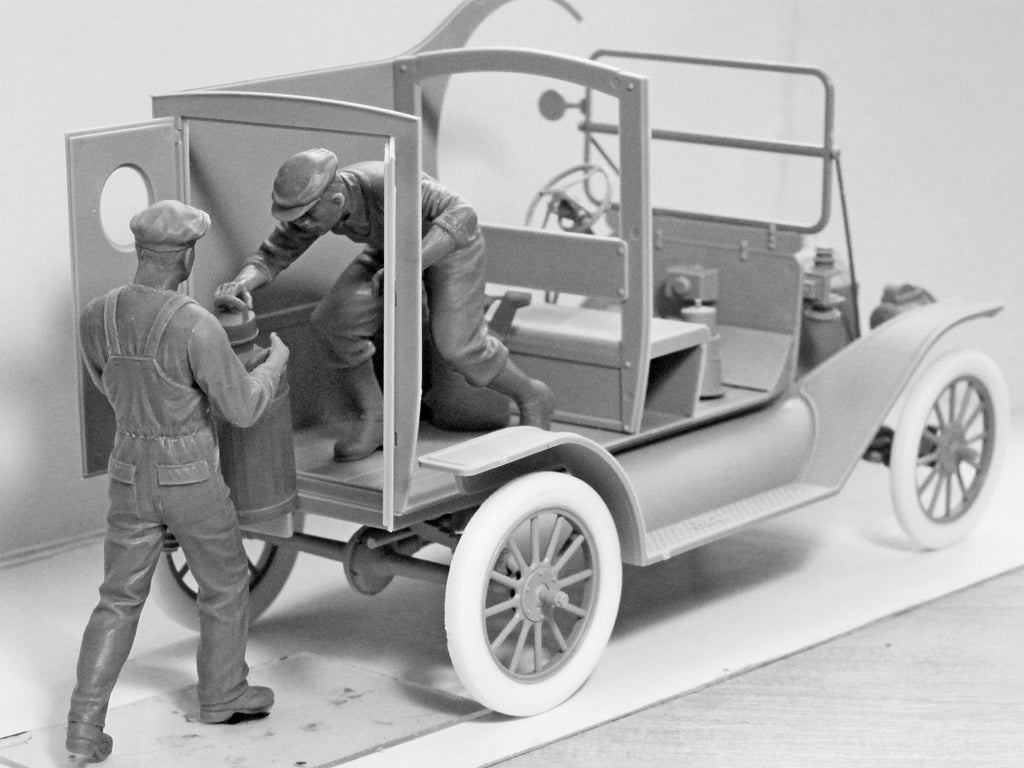 ICM 1/24 Gasoline Delivery Model T 1912 (24019)