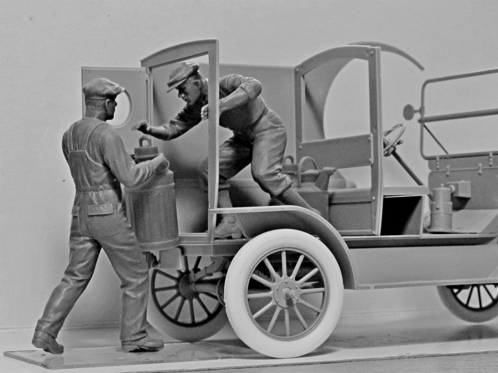 ICM 1/24 Gasoline Delivery Model T 1912 (24019)