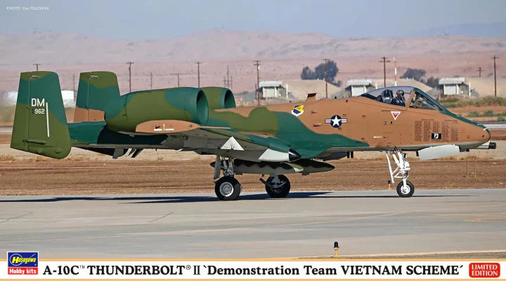 Hasegawa 1/72 A-10C Thunderbolt II `Demonstration Team Vietnam Scheme´ (02478)