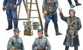 MiniArt 1/48 Finnish And Soviet Pilots w/ Accessories (49022)