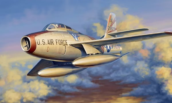 Hobbyboss 1/48  F-84F Thunderstreak (81726)
