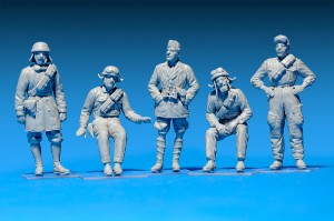 MiniArt 1/35 Italian Tank Crew w/Resin Heads (35500)