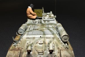 MiniArt 1/35 SU-85 Mod. 1943 Early Production with Crew (35178)