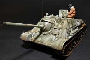 MiniArt 1/35 SU-85 Mod. 1943 Early Production with Crew (35178)