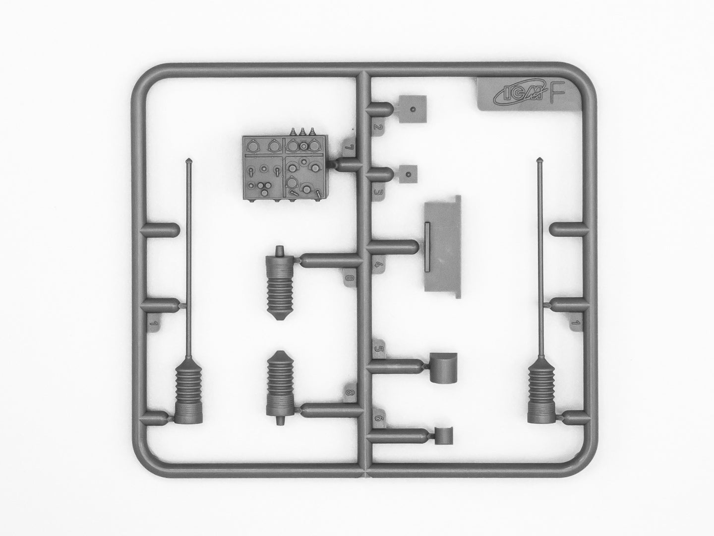 ICM 1/35 Panzerspähwagen (Funk) P204(f) Armoured Command Vehicle (35378)