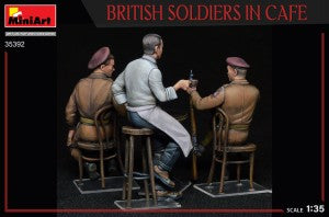 MiniArt 1/35 British Soldiers in Cafe (35392)