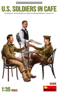 MiniArt 1/35 U.S. Soldiers in Cafe (35406)