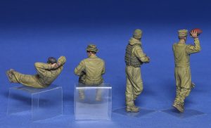 MiniArt 1/35 USMC Tank Crew at Rest Military Miniatures Series (37049)