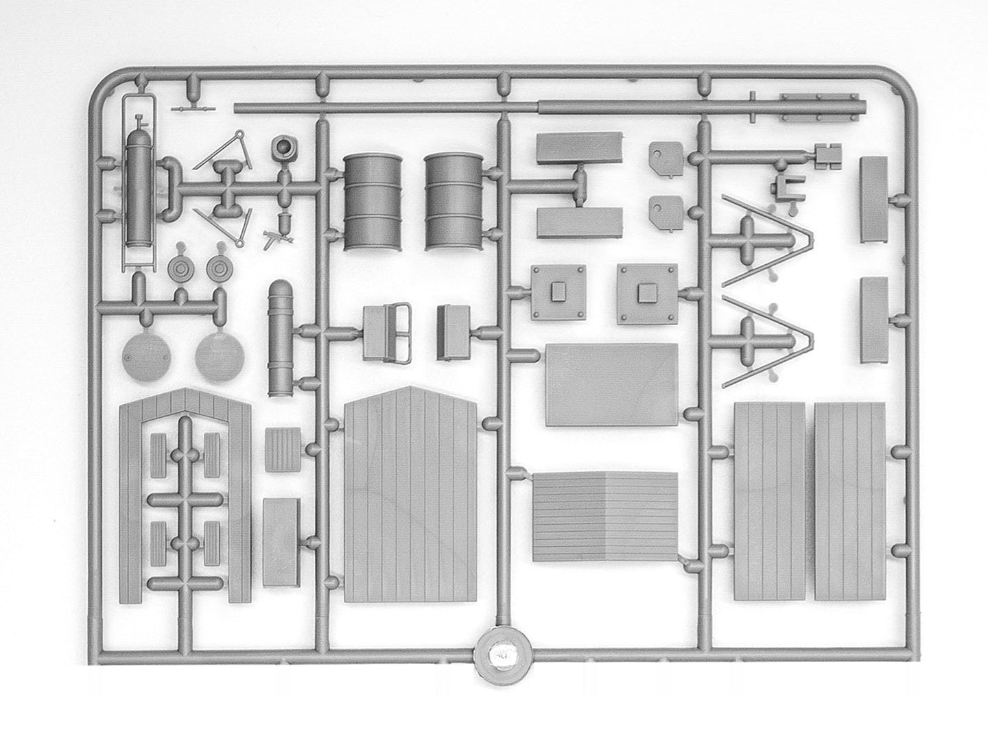 ICM 1/48 Luftwaffe Airfield Equipment (48409)