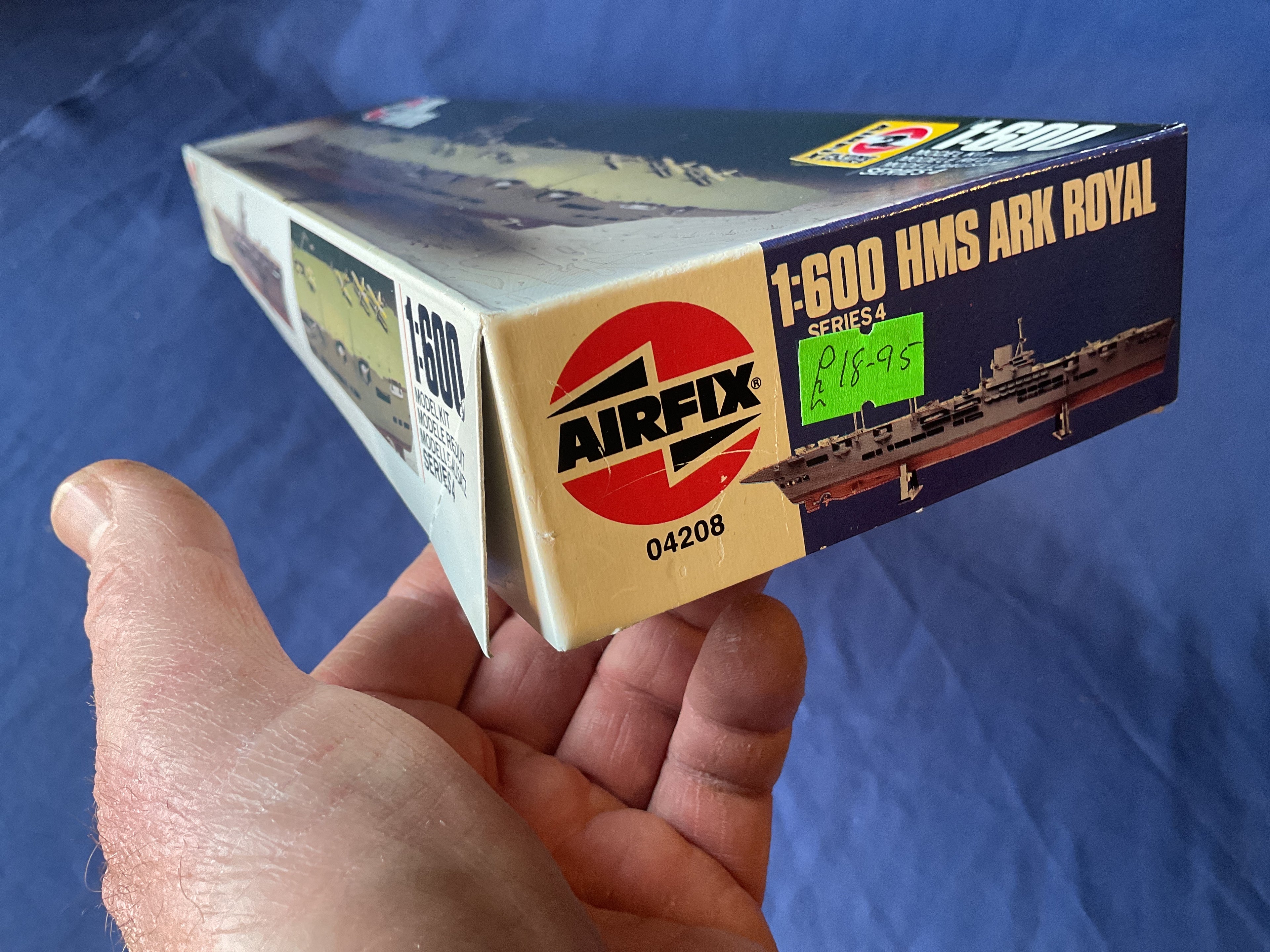 Airfix 1/600 HMS Ark Royal (04208)