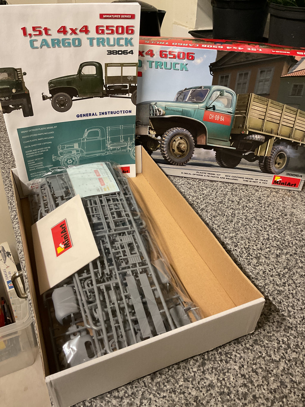 MiniArt 1/35 U.S. Stake Body Truck G506 (38067)