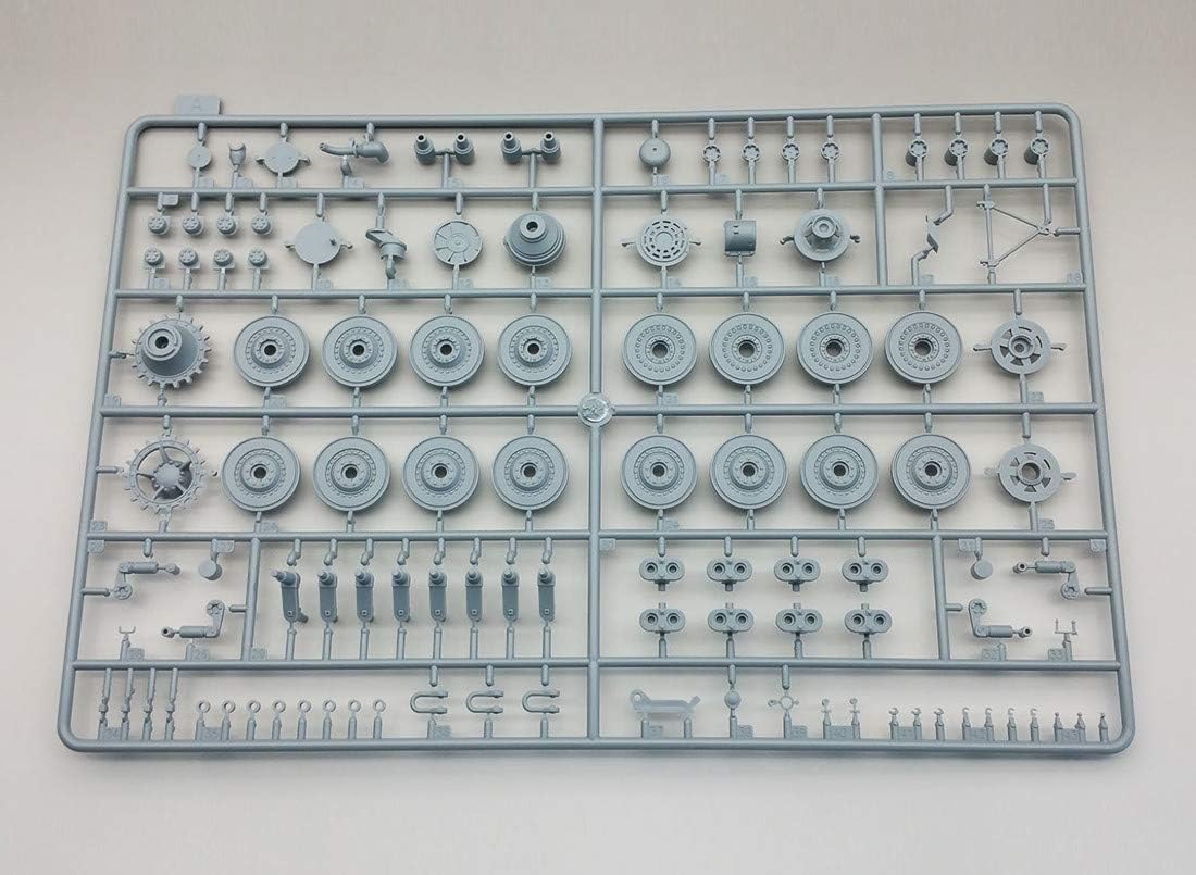 Amusing Hobby 1/35 8.8cm Flakzwilling Flakpanzer E-100 (35A016)