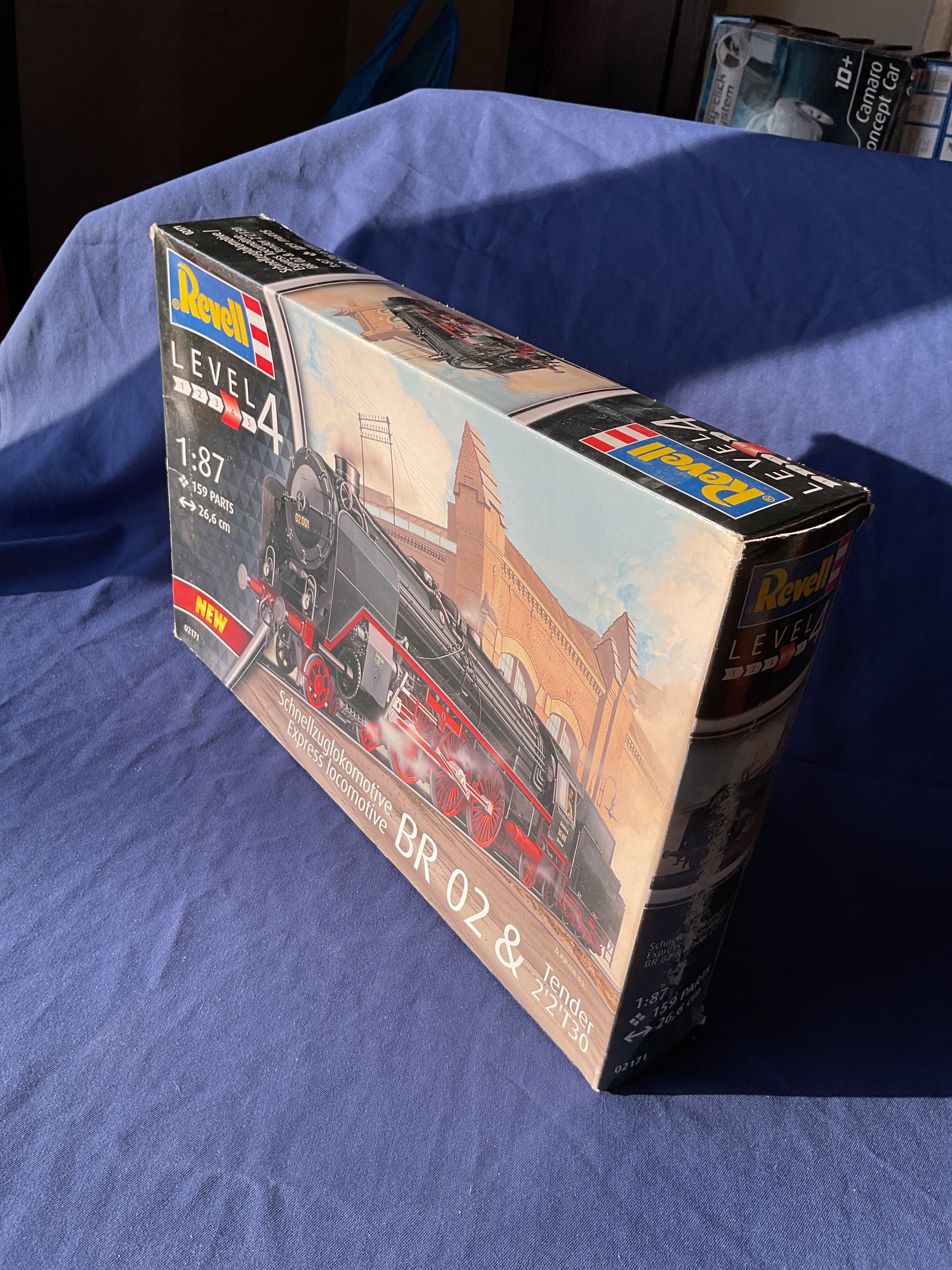 Revell 1/87 Schnellzuglokomotive BR 02 & Tender 2'2'T30 (02171)