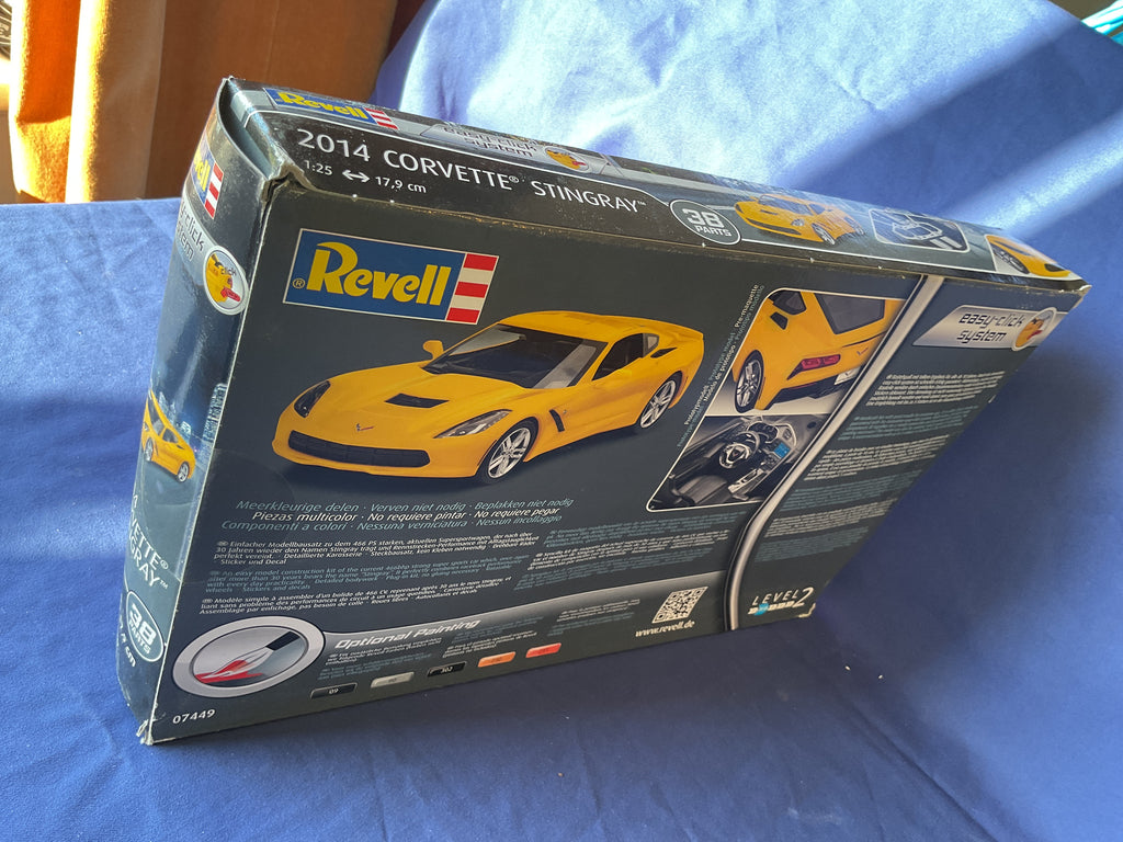 Revell 1/25 2014 Corvette Stingray (07449)