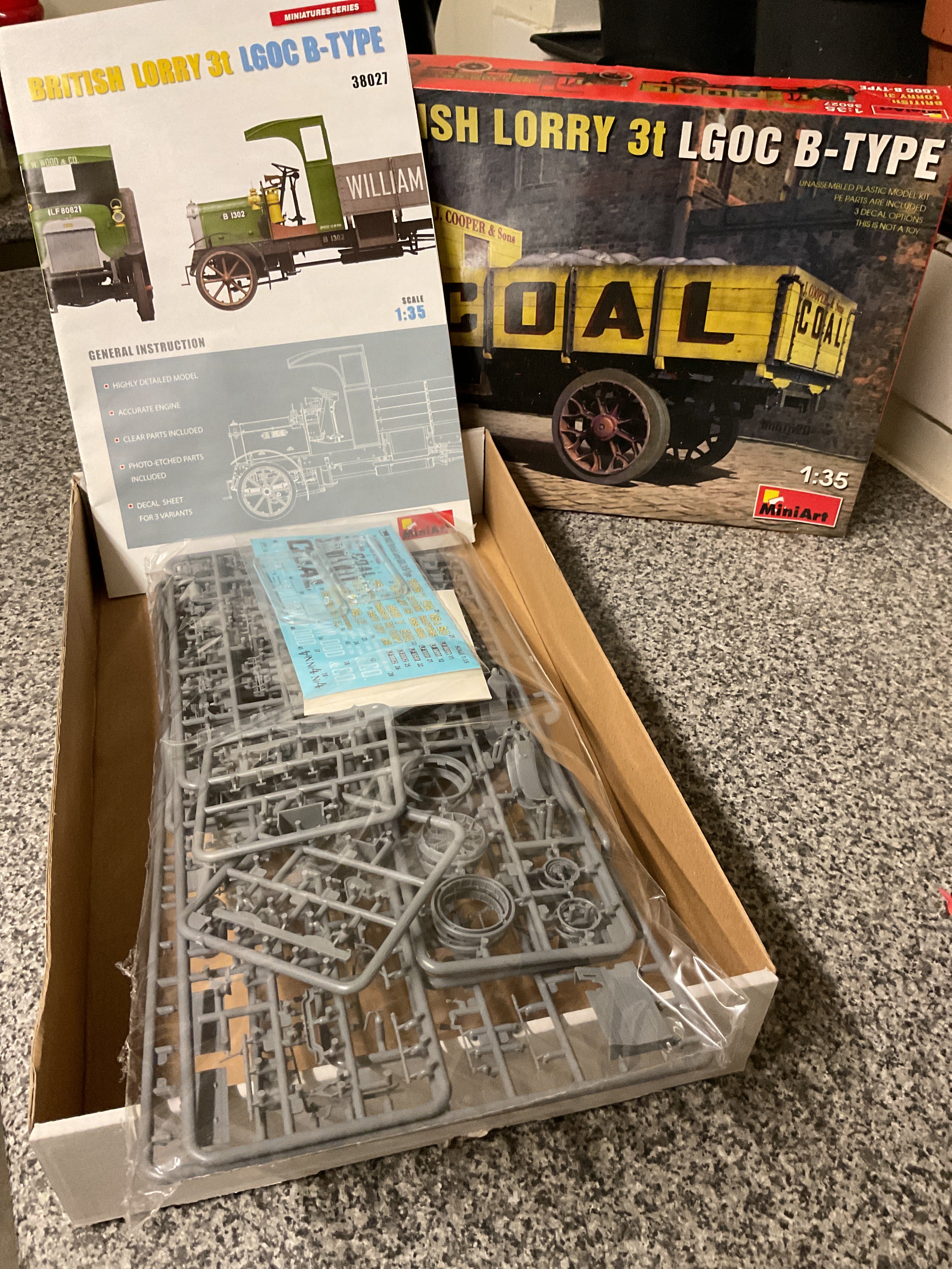 MiniArt 1/35 British Lorry 3t LGOC B-Type (38027)