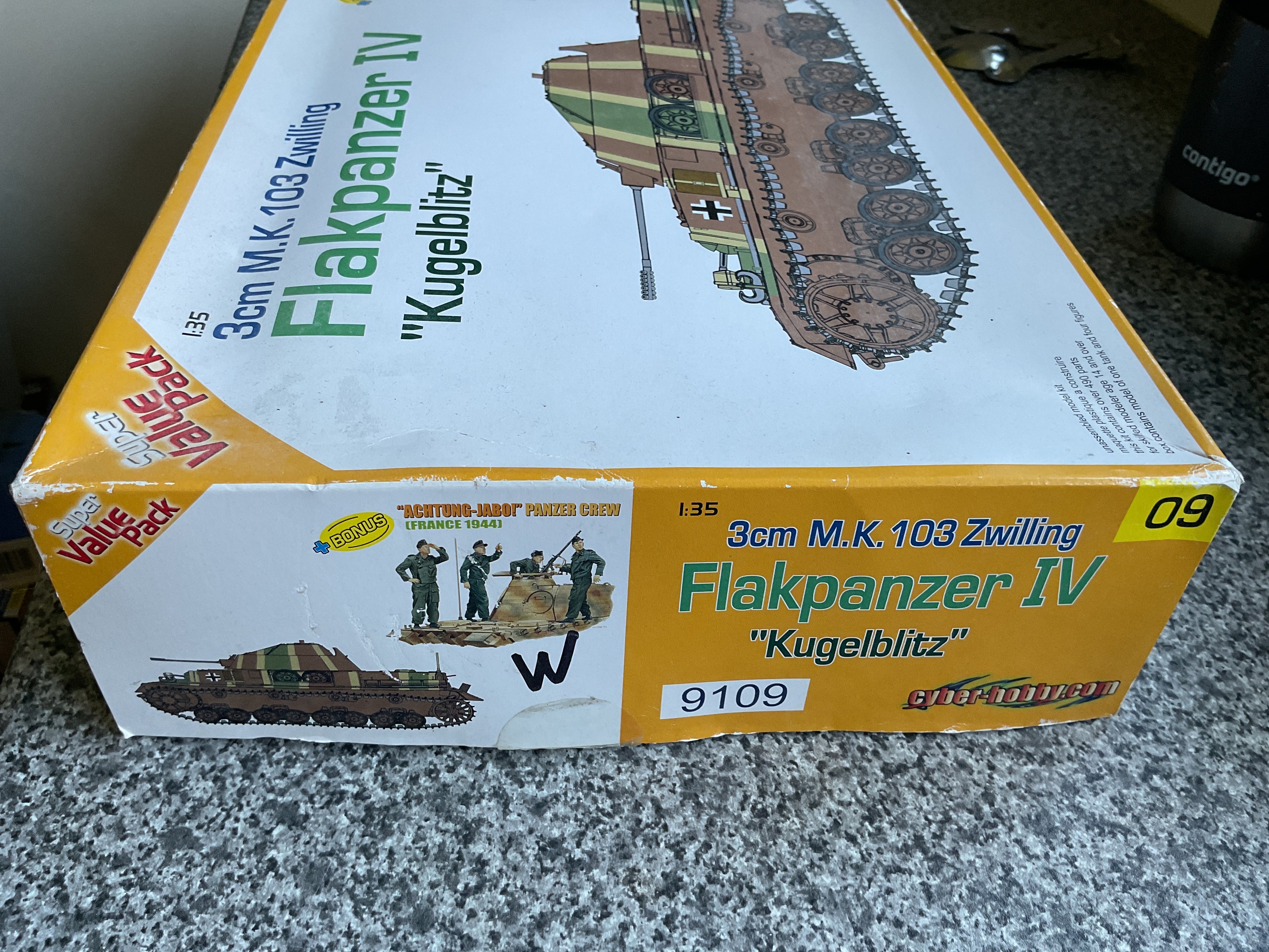 Cyber Hobby 1/35 3cm M.K. 103 Zwilling Flakpanzer IV "Kugelblitz" + Bonus "Achtung-Jabo!" Panzer Crew (France 1944) (9109)