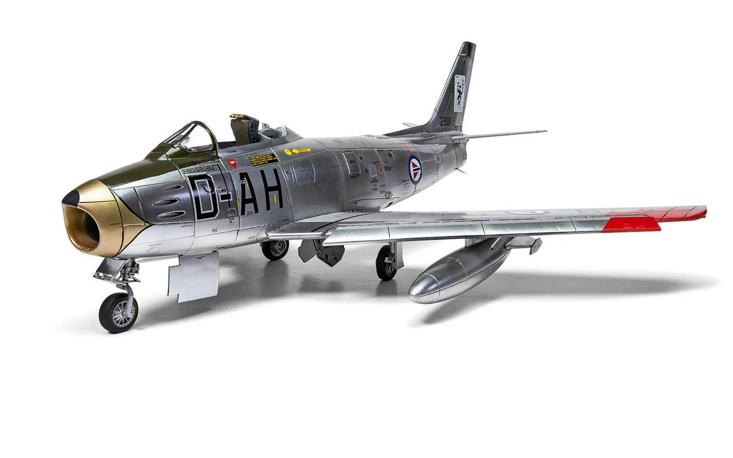 Airfix 1/48 North American F-86F-40 Sabre (A08110)