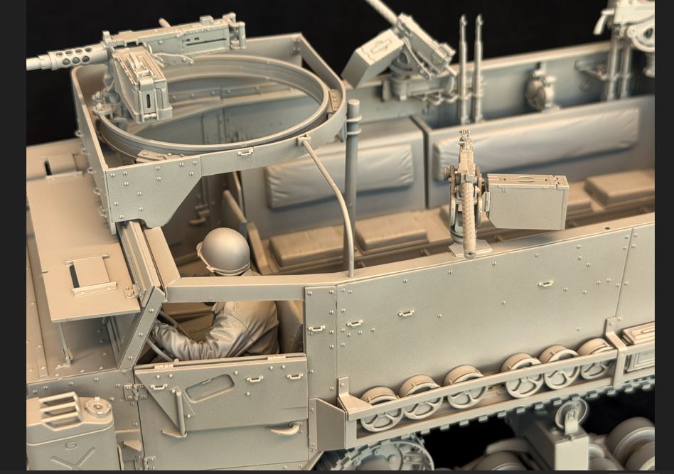 Andy's Hobby Headquarters 1/16 M3/M3A1 US Halftrack 2in1 kit (AHHQ-010)