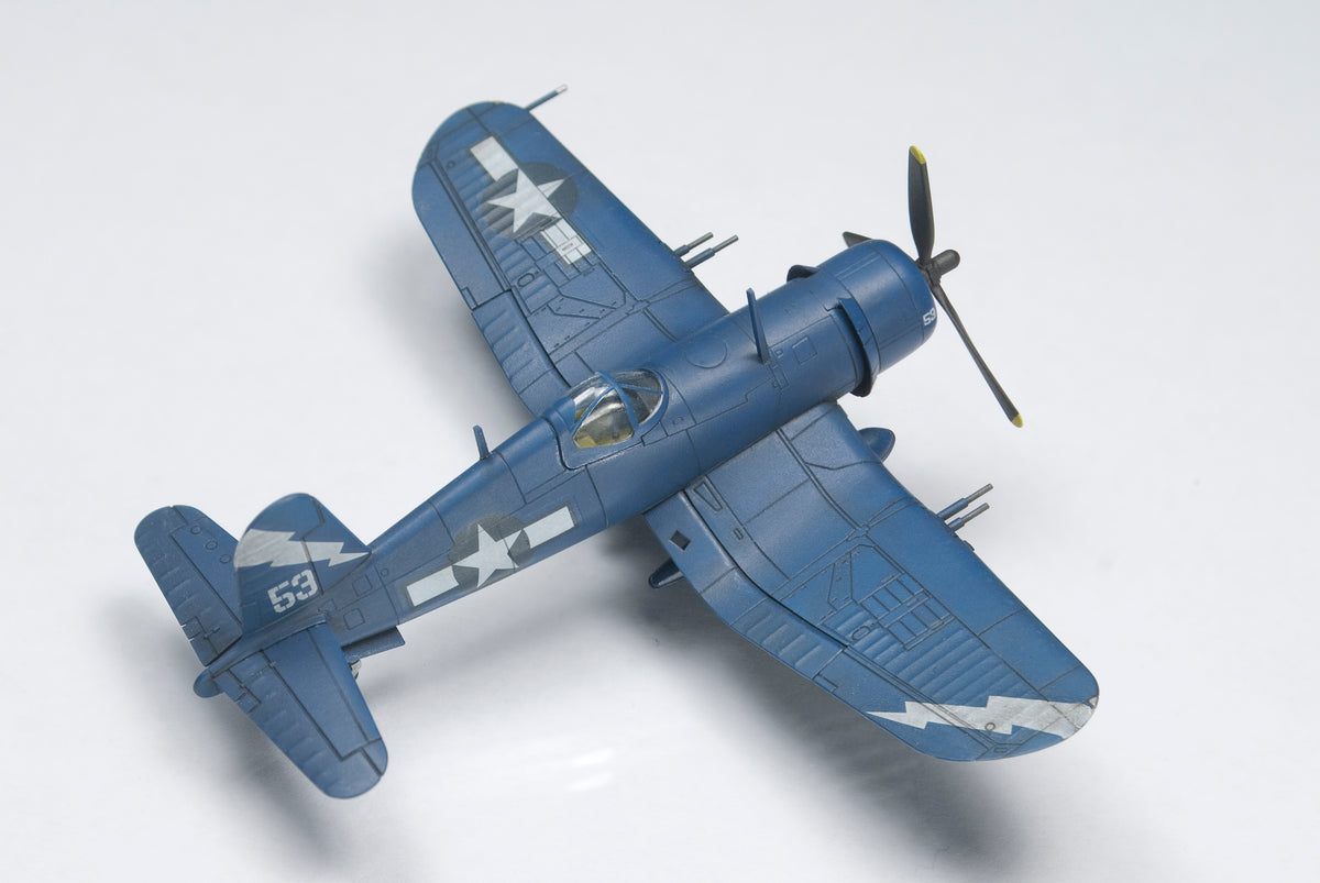 AFV Club 1/144 Vought F4U Corsair (AR14406)