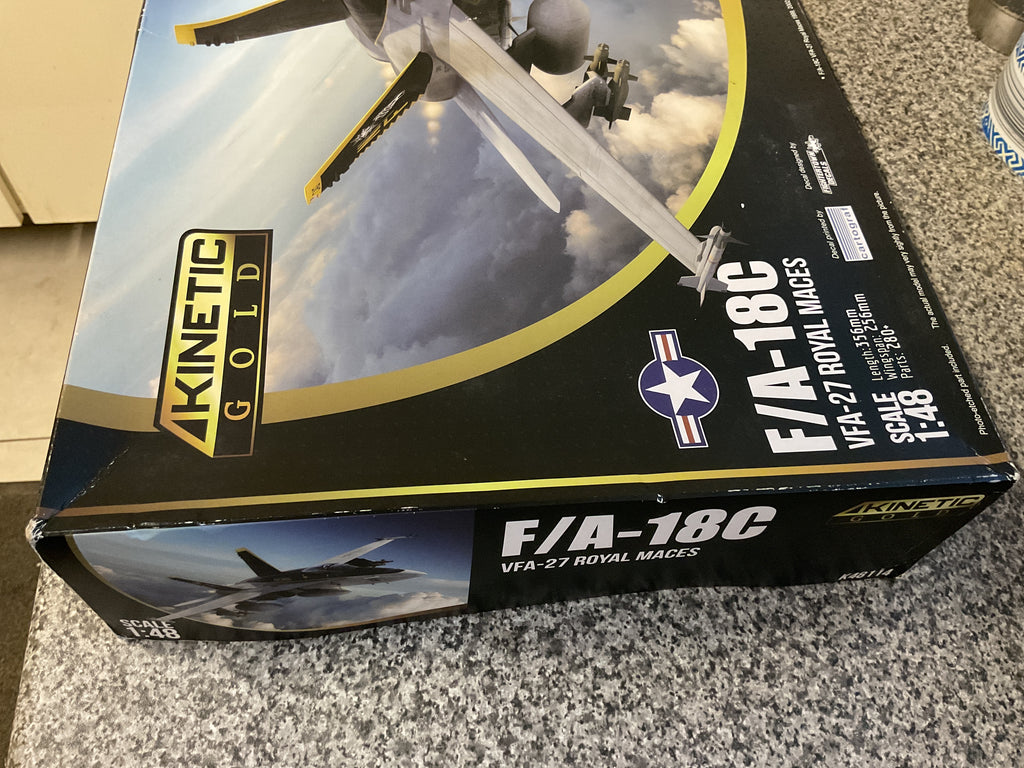 Kinetic 1/48 F/A-18C VFA-27 Royal Maces (K48114)