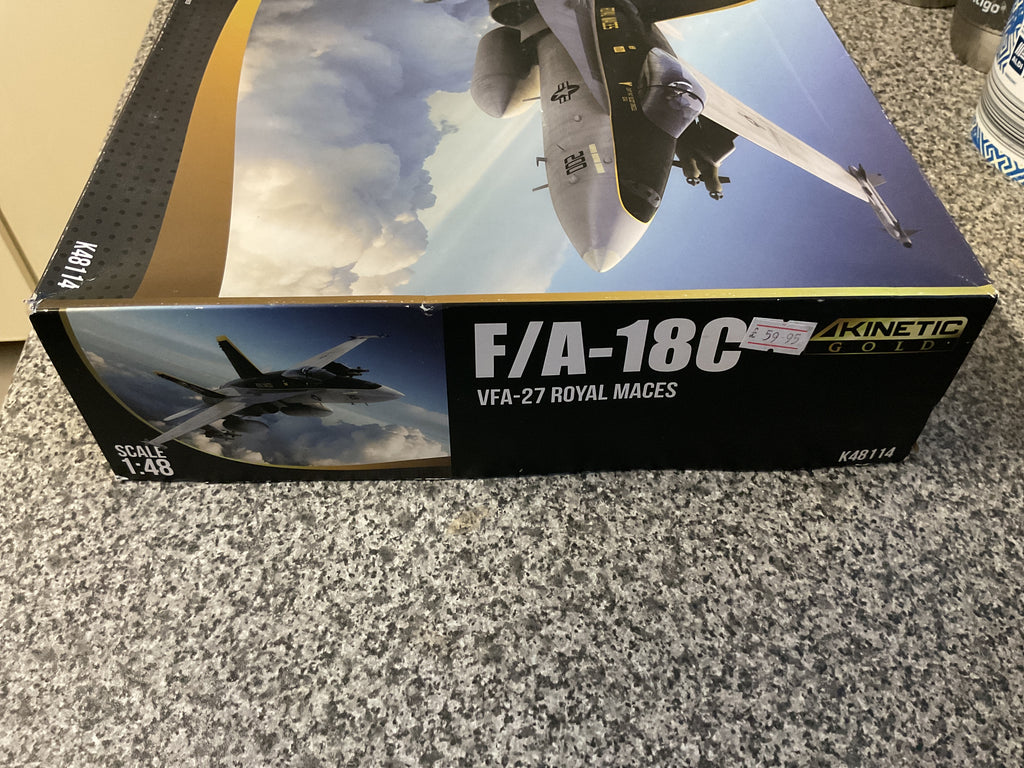 Kinetic 1/48 F/A-18C VFA-27 Royal Maces (K48114)