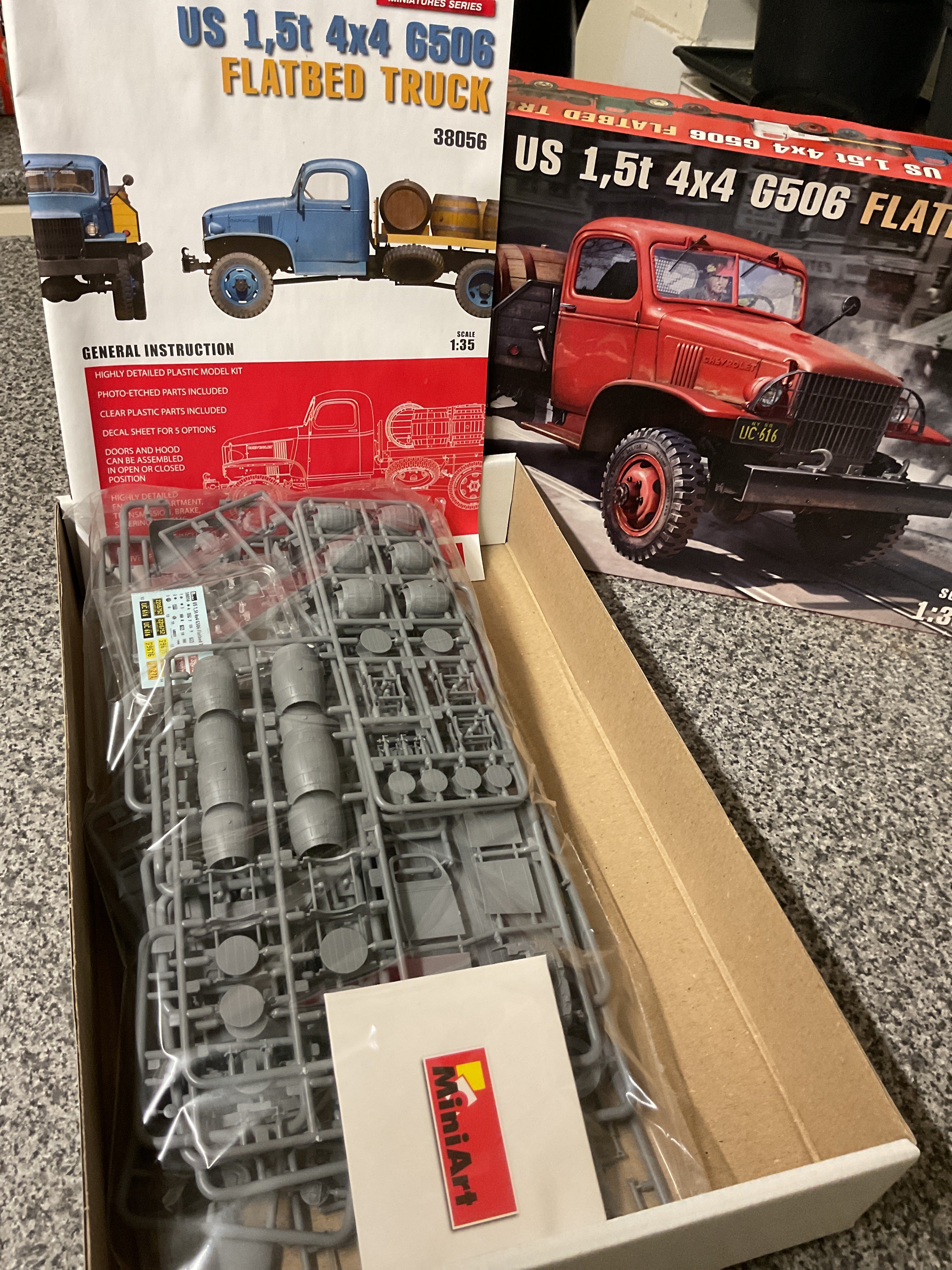 MiniArt 1/35 US 1,5t 4x4 G506 Flatbed Truck (38056)