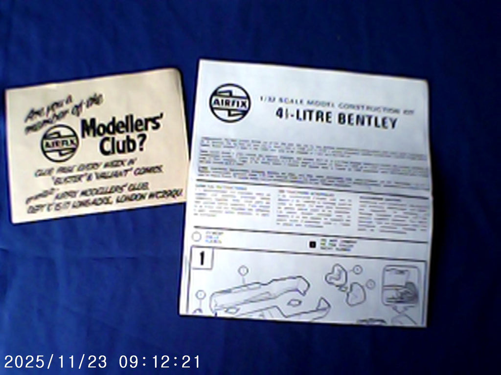 Airfix 1/32 Historic Cars 1930 4 1/2 Litre Bentley (02446-8)