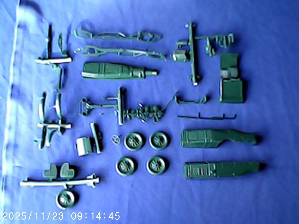 Airfix 1/32 Historic Cars 1930 4 1/2 Litre Bentley (02446-8)