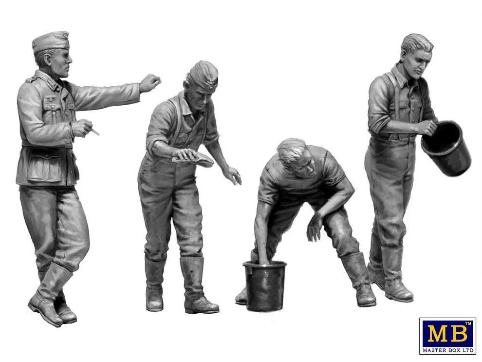 Master Box 1/35 German Drivers, WW II Era Schnelle Truppen (MB35237)