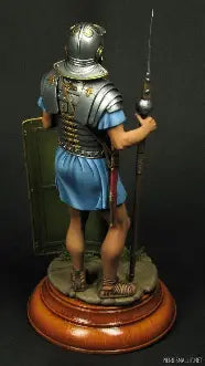 Miniart 1/16 Historical Figures Series Roman Legionary II Century A.D. (16007)
