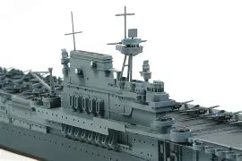 Tamiya 1/700 U.S. Aircraft Carrier Yorktown Water Line Series (31712)