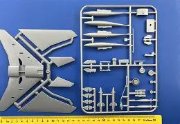 PM Model 1/72 F-100 C North American Super Sabre (PM-402)