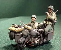 Master Box Ltd 1/35 German Motorcyclists 1940-1943 "Letting off steam..." (MB3539)