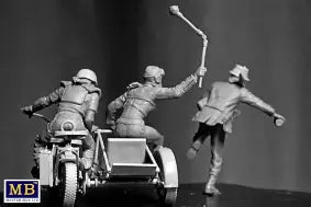 Master Box Ltd 1/35 Desert Battle Series Skull Clan - To Catch a Thief (MB35140)
