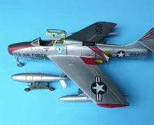 Hobbyboss 1/48  F-84F Thunderstreak (81726)