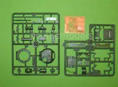 UM 1/72 Medium tank M4A4 Sherman (385)