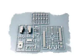 HobbyBoss 1/48   Russian KV-1 Model 1941 "KV Small Turret" Tank (84810)