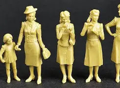 Master Box 1/35 Women of WW II era (MB35148)