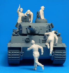 MiniArt 1/35 German Tank Crew France 1944 Special Edition (35252)