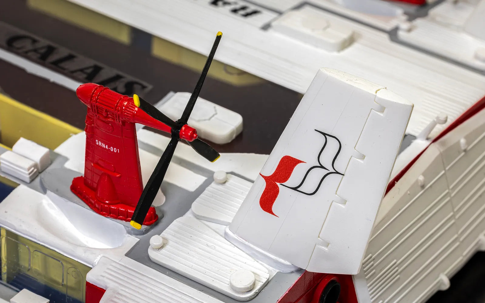 Airfix 1/144 BHC SR.N4 Hovercraft (A09171V)