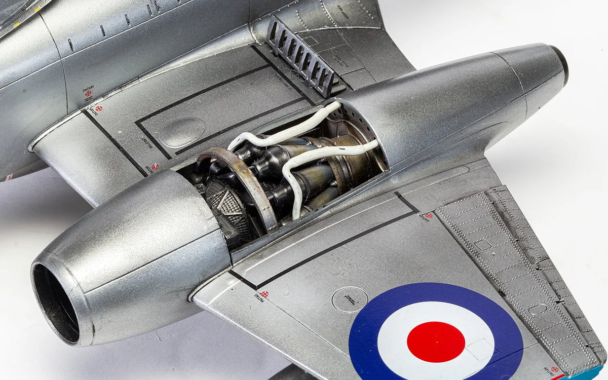 Airfix 1/48 Gloster Meteor F.8 (A09182A)
