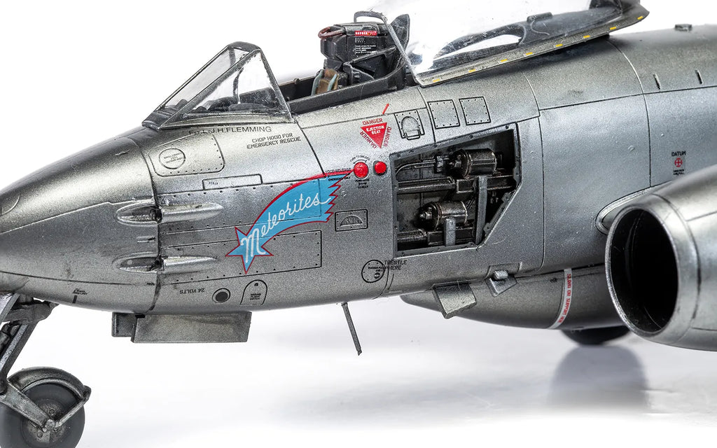 Airfix 1/48 Gloster Meteor F.8 (A09182A)