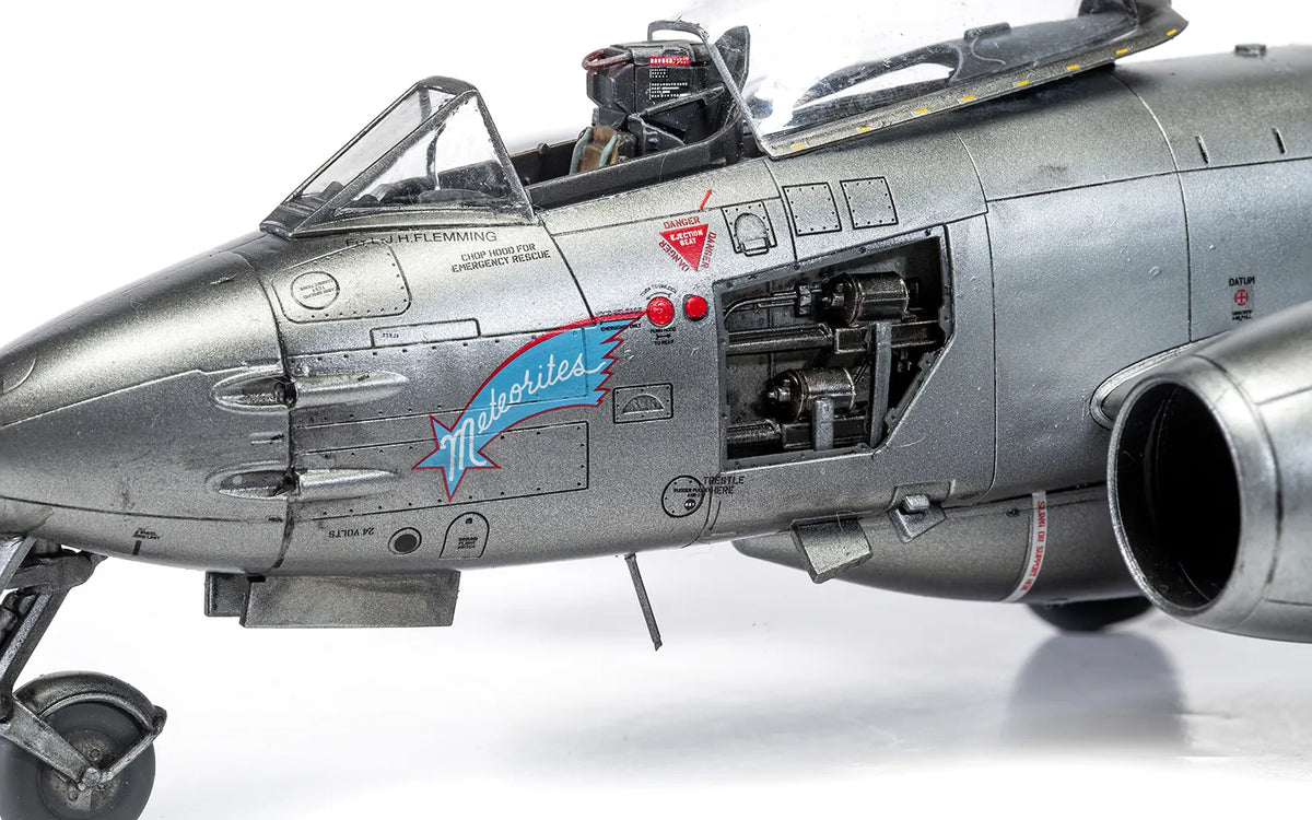 Airfix 1/48 Gloster Meteor F.8 (A09182A)